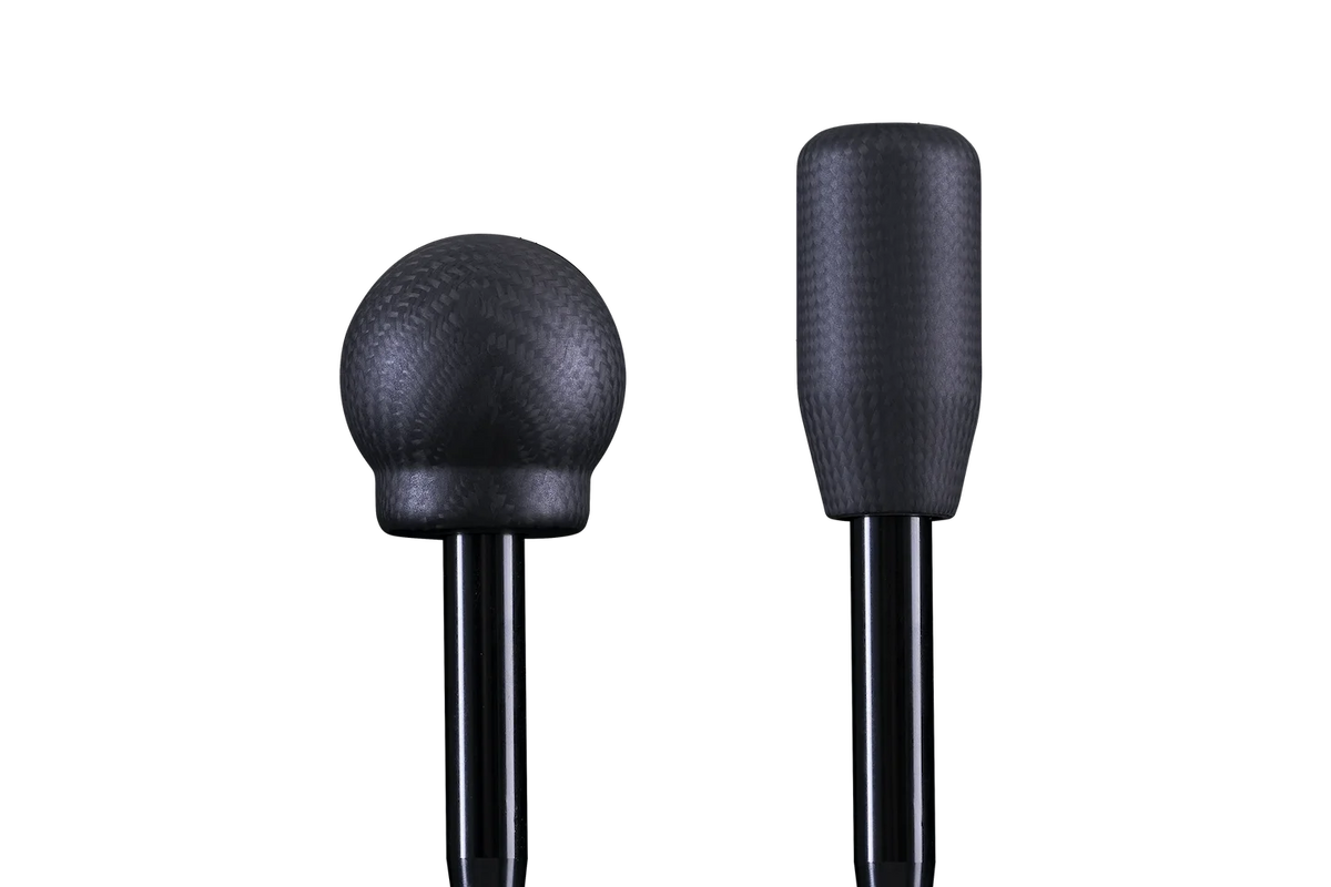 REAL CARBON FIBRE. REFINED SHIFTING FEEL.
